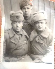 Фотография с боевыми товарищами в 1943 году