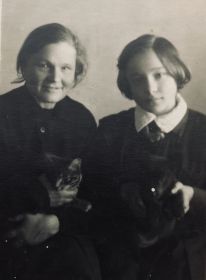 40-е гг. Евдокия Алексеевна с дочерью Татьяной