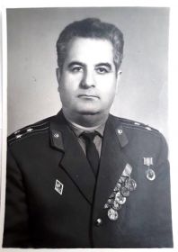 Оганесов Юрий Иванович, 1982 г.