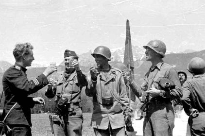 Тост за Победу, Дружбу и Мир во всем мире! Лицен, Австрия, май 1945 года