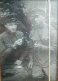 На фото справа Сидельников Филипп Тихонович, слева его друг и командир: капитан Тотиков