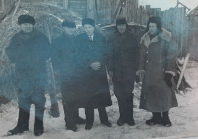 На фото мой прадед Кувакин Ефим Егорович со своими родными братьями.  Слева направо Ефим,  Тимофей, Василий, Павел. Крайний справа, их двоюродный брат Булыгин В...