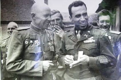 Историческая встреча советских войск с американскими союзниками на реке Эльба
