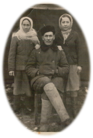 Галлямовы Миннихан, Карима - родители прадедушки и его сестра