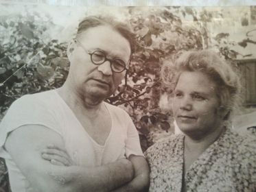 Дедушка с бабушкой Клавдией Ивановной