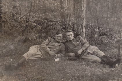 Весна 1946 года (Косенко А.А. слева)
