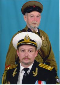 На срочной службе (Сапёрная часть 2006 ОКДВА) и учитель истории в Троицкой средней школе 1940 г Его Отец, Сын и внук