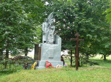 Братская могила в с.Недельное Малоярославецкого района Калужской области.