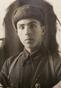 Фенин Дмитрий Филиппович -курсант читинского инженерного училища. 1941 год