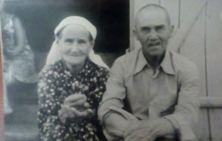 Харрасов Салемявгар Харрасович с супругой Хадичой