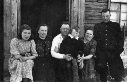 Праздник 9 мая вместе с другой семьей (фронтовым другом)