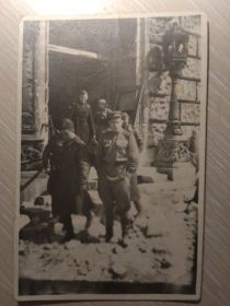 Весна 45-го, майор. На обратной стороне надпись " Берлин "Рейхстаг" Война закончена 3.5.45 года"