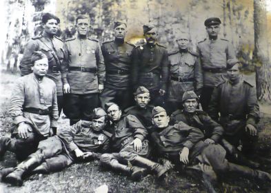 С сослуживцами