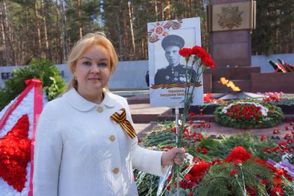 9 Мая 2018 года. Город Екатеринбург. Внучка Вараксина Владимира Ивановича - Наталья Калянкович.