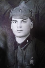 Халиуллин Зиннур Идиатуллович 1921 г.р. С 1940 года служил в Красной Армии танкистом. Пропал без вести.