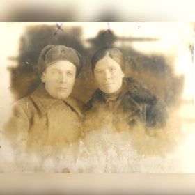 &quot;На долгую память от твоего мужа Тарасенко Иван З.&quot; январь 1942 года.  (прабабушка приехала к раненому мужу в г. Пятигорск, когда он лежал в госпитале)