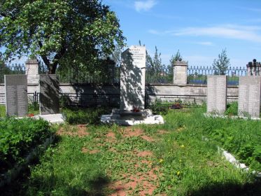 Мемориал в п. Усть-Ижора, кладбище у церкви Александра Невского