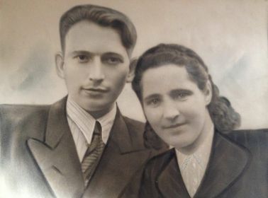 Зеленых Григорий Тимофеевич и его супруга Таисия Афанасьевна (1949г), Г. Вильнюс