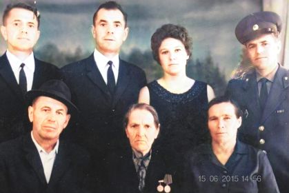 Братья Левченко и их мама, моя бабушка с тётей.