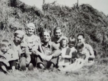 С родными в деревне