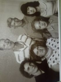 Бабушка Лиза с родными - братом Василием и его семьёй