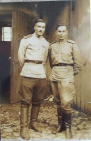 Зиньков Ферапонт Трофимович со своим товарищем по службе.