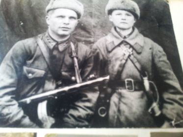 На снимке Василий Румянцев  и политрук пулеметного эскадрона иван Федорович Калачев