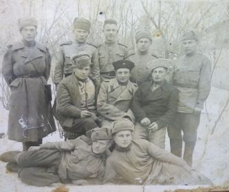 Мой дедушка на заднем ряду, второй слева.