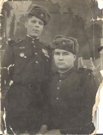 Новиков Василий Николаевич с товарищем