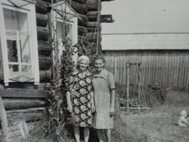 Бабушка Лиза с сестрой Алевтиной
