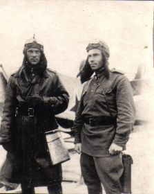 Поляков А.Г. (слева), Мыльников Л.А. (справа). 1944-1945