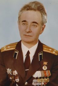 Коваленко В. И. - военрук школы №26 г. Калининград, 1985 год.