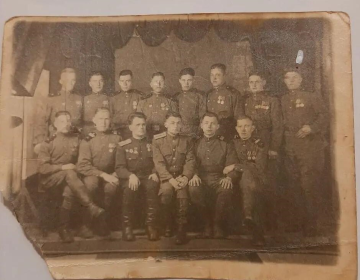 С сослуживцами