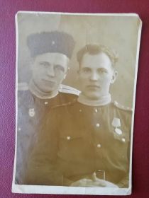 1944 год., с другом в Ленинграде