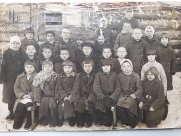 Класс, в котором училась бабушка в 1942