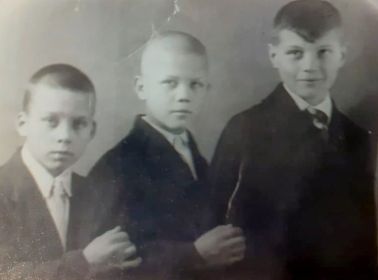 Три сына (Коленька, Борис, Виктор)