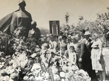 Открытие памятника 1968 год