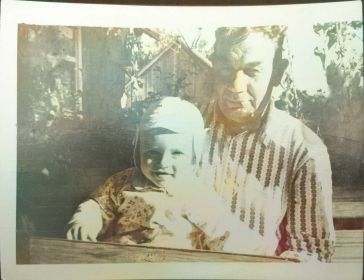 С внуком в деревне, 1978г.
