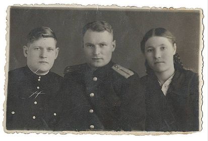 Иван Данилович с братом и женой Марией