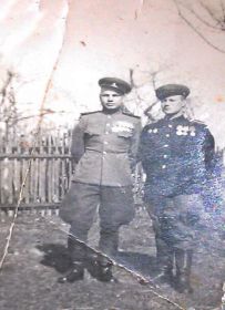 Чепрасов Иван Алексеевич слева на фото