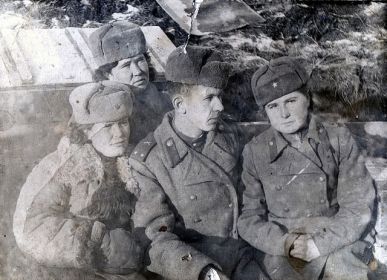 1945 год. Польский  город Модлин. СамаринаК.С(крайняя слева) - разведчица - артиллеристка
