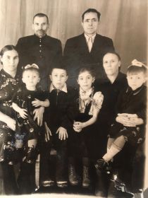 Семья Чернецовых. 1957 г.