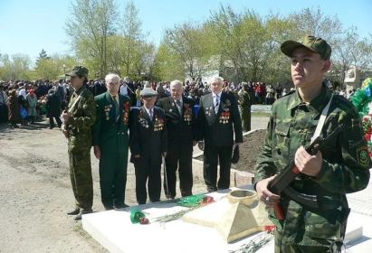 Церемония возложения венков и цветов
