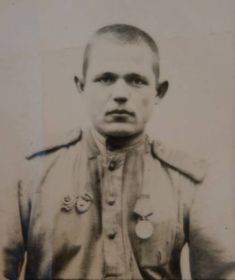 Гвардии сержант Сергей Гусельников