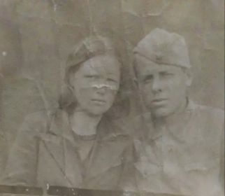 Фото с женой ,15 мая 1942 год г. Майкоп Красноармейскй лагерь