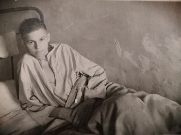 В госпитале ( март-апрель 1944 г.)
