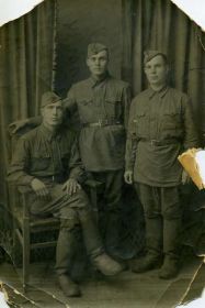 Фронтовое фото 1 (мой дед в середине)