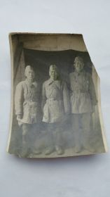 Дед крайний слева