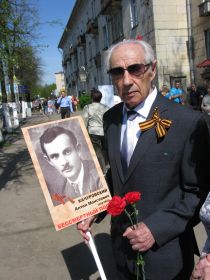 Качуровский Александр Антонович (сын ветерана) на шествии бессмертного полка_2018_1