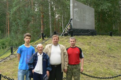 Михаил Иванович с родными посетил боевые места в районе города Холм - 2008 г.